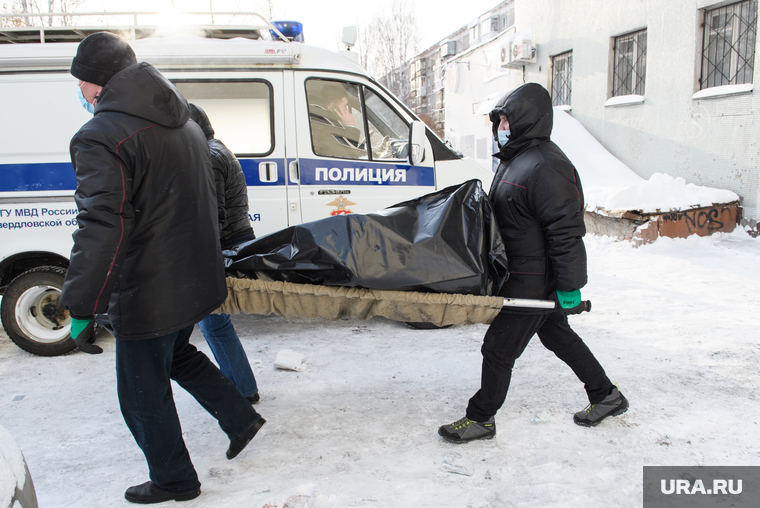 Последствия пожара на улице Рассветная, 7. Екатеринбург, труп, тело, ритуальная служба, похоронщики