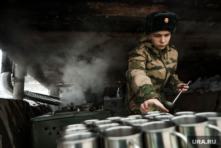 Наро-Фоминский центр подготовки армейских поваров. Москва, чай, полевая кухня, армия, военные, призыв, компот, снабжение, приготовление пищи, еда, повар, мобилизованные, материально-техническое обеспечение