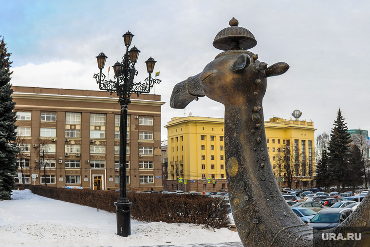 Администрация города Челябинска, театральная площадь, администрация челябинска, виды челябинска, мэрия челябинска, скульптура верблюда