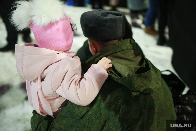 Отправка мобилизованных с вокзала. Тюмень, ребенок, мобилизация, отправка мобилизованных, проводы мобилизованных