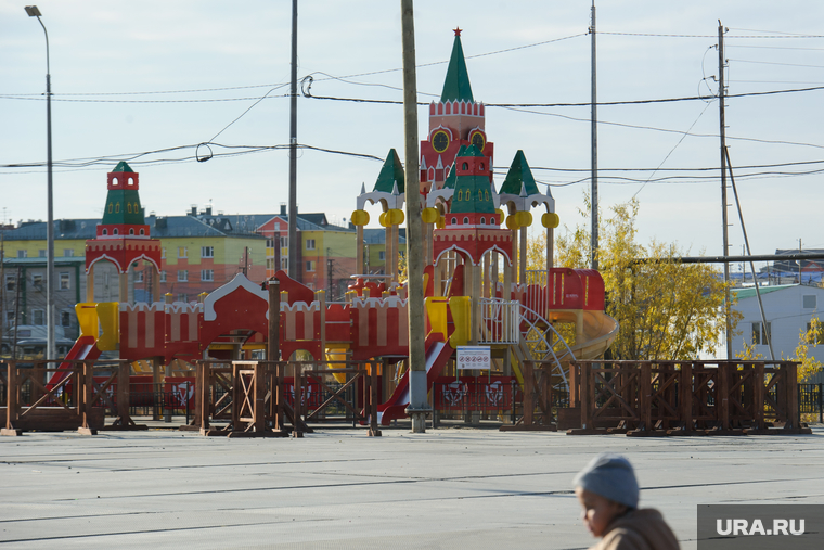Поселок Тазовский, Новый Уренгой, Ямало-Ненецкий автономный округ, детская площадка, поселок тазовский
