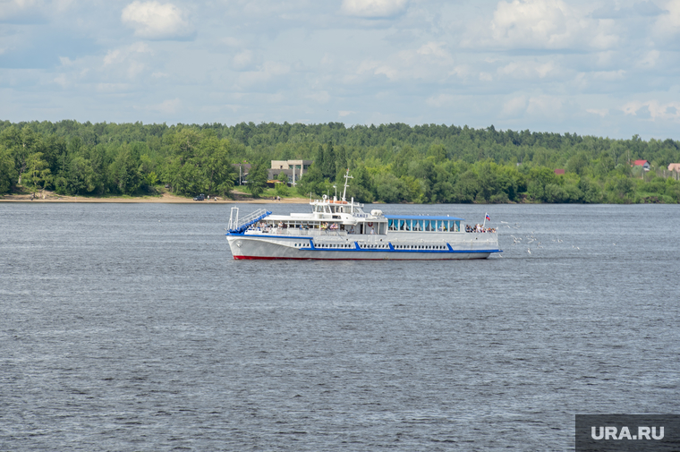 Речной транспорт на реке Кама. Пермь