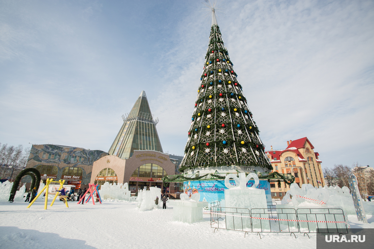 Елка ханты мансийск. Новогодняя елка в ханты мансийске. Елка ханты-мансийска. Новогодняя ёлка в самарканде. Елка ханты мансийск.