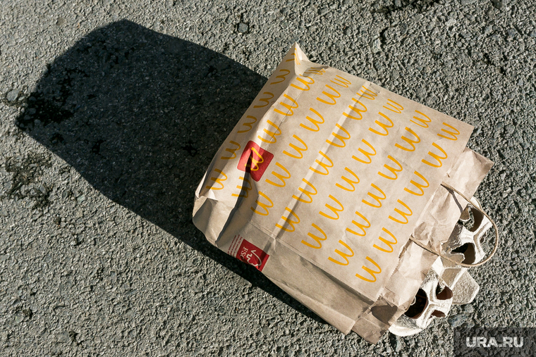 Магнит 25 марта. Тюмень, макдоналдс, макдональдс, mcdonalds, бумажный пакет, цены на продукты, полки магазина, продукты на полках, продукты в магазине, пакет бумажный