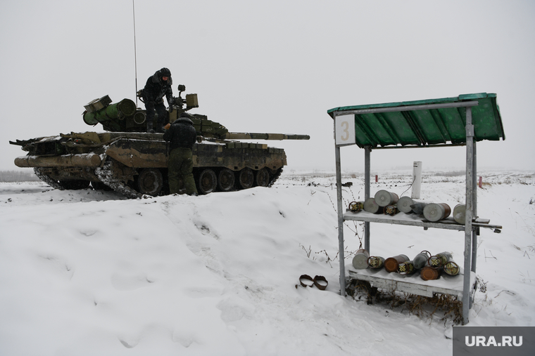 Тренировочный процесс на полигоне Еланский. Свердловская область, военная подготовка, танк, полигон еланский, подготовка военных, подготовка солдат