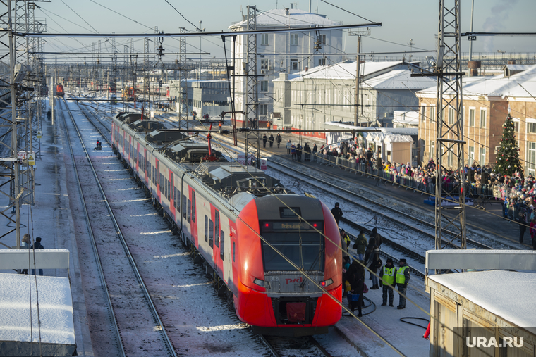 Железнодорожная станция Пермь-2., ласточка, жд вокзал пермь 2, электричка зимой