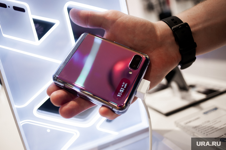 Новый Samsung Galaxy Z Flip. Екатеринбург, телефон, смартфон, раскладушка, samsung, складной телефон, samsung galaxy z flip