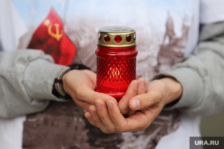 Свеча памяти. Курган, свеча памяти, свеча скорби