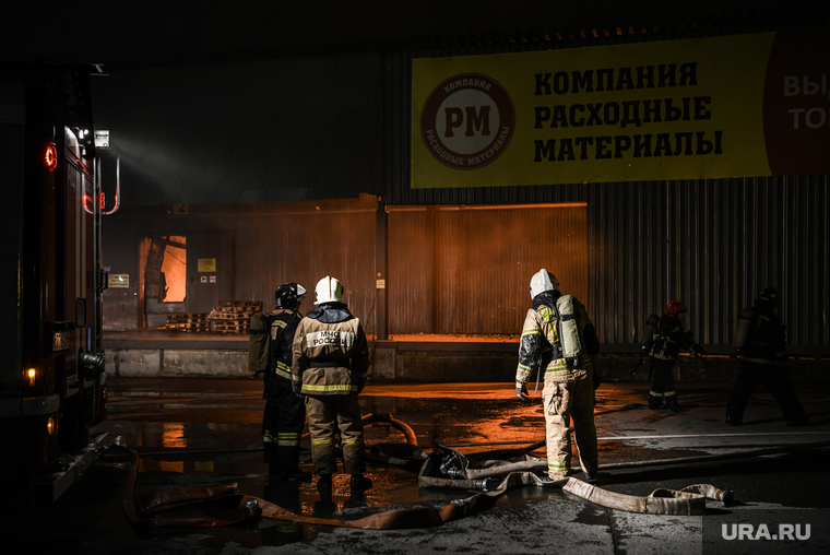 Пожар на улице Аппаратная. Екатеринбург, пожар, пожарные