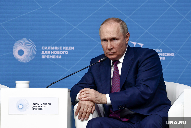 Владимир Путин на пленарном заседании форума АСИ. Москва