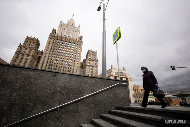 Москва во время объявленного режима самоизоляции. Москва, подземный переход, министерство иностранных дел рф, мид, садовое кольцо, масочный режим