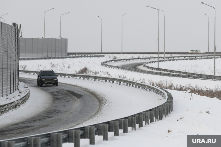 Отработка ликвидации ДТП при неблагоприятных погодных условиях. Екатеринбург, зима, дорога, автомобильная развязка