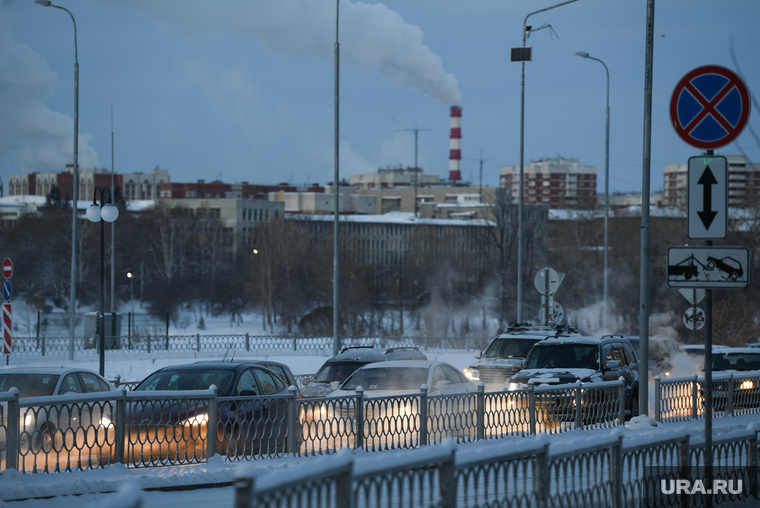 Морозы в Екатеринбурге , пробка, автомобили, холод