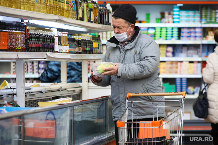 Торговый центр. Курган, продукты, покупатели, цены, супермаркет, продуктовая корзина, магазин, тележка с продуктами, покупки, покупатель, цены на продукты, продукты питания