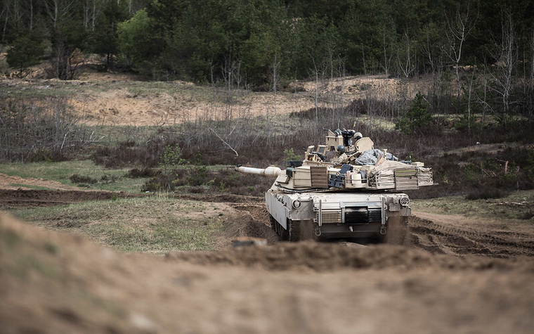 После поражений американских танков Abrams на Украине, техника упадет в цене, считает Александр Михайлов