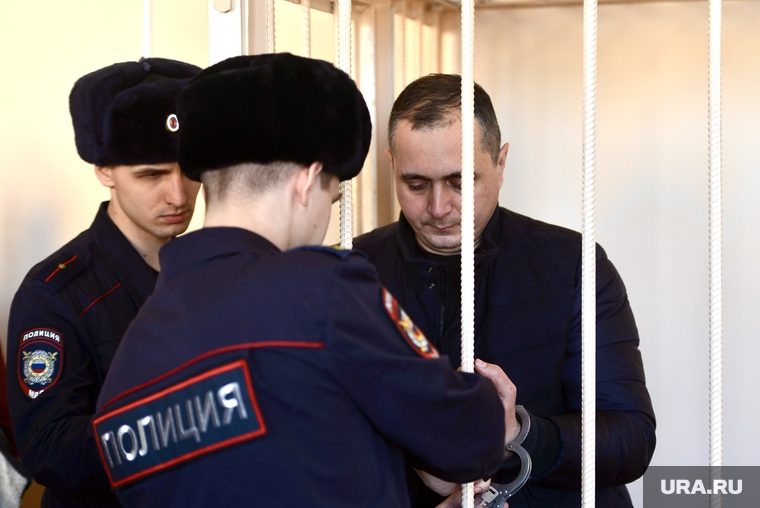 Из зала суда Арсена Симонова отправили в следственный изолятор