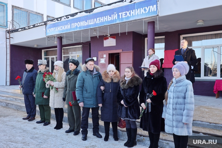 Военком Айрат Зарипов поблагодарил родителей Ивана Ситина за достойное воспитание сына