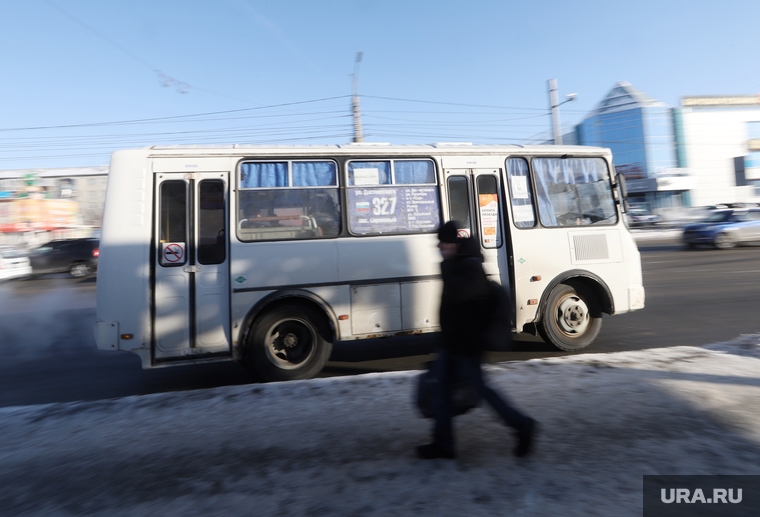 Некрасовский рынок. Курган, зима, автобусная остановка, пассажир, автобус