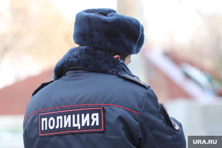 Акция «Защитим память героев» в честь 23 февраля. Курган, полиция, полицейский