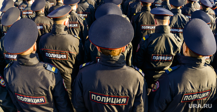 Репетиция торжественного построения войск Челябинского гарнизона. Челябинск, фуражка, построение, полиция, строй