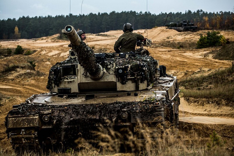 Снаряды Leopard 2 могут привести к развитию лейкемии у людей, считает Александр Широкорад