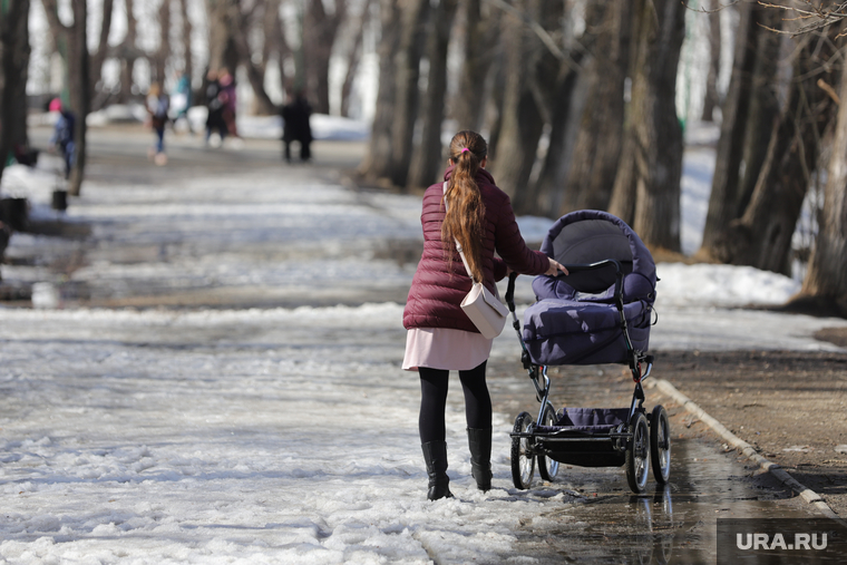 Затопленные парки. Екатеринбург, ребенок, коляска, парк, оттепель, весна, родитель