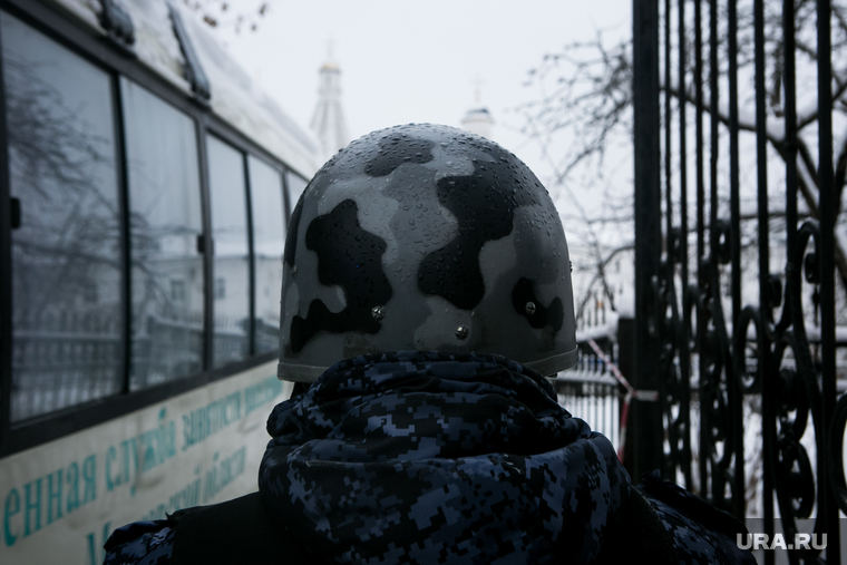 Взрыв в православной гимназии им. прп. Варлаама Серпуховского в Введенском Владычнем женском монастыре г. Серпухов. Москва, полиция, полицейский автомобиль, полицейское оцепление, автомобиль полиции, введенский владычный монастырь