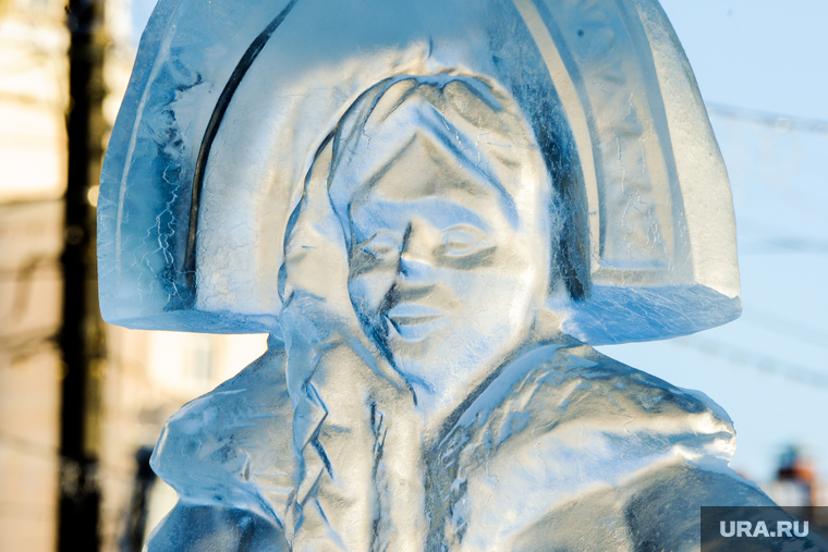 Ледовый городок. Челябинск, ледовый городок, снегурочка, ледовые скульптуры, скульптура изо льда