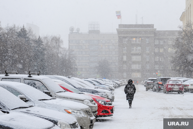 Утренний снегопад. Челябинск, снегопад, автотранспорт, мэрия челябинска