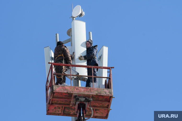 Установка вышки сотовой связи 5G на Уралмаше. Екатеринбург, сотовая связь, телекоммуникации, мобильная связь, вышка сотовой связи, вышка сотовой связи 5G, пятое поколение мобильной связи, fifth generation