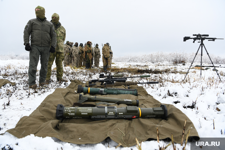 Подготовка и быт мобилизованных в учебном центре Еланский. Свердловская область, иностранное оружие, иностранное вооружение
