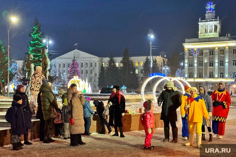 Начало масленичной недели в горсуду. Курган, горсад, масленица