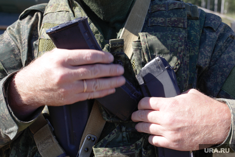 Тренировка добровольцев перед отправкой в Украину. Свердловская область, милитари, армия, оружие, война, добровольцы, спецоперация, магазин, чвк, сво, наемники