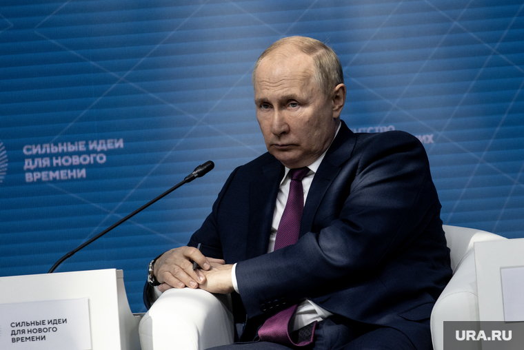Владимир Путин на пленарном заседании форума АСИ. Москва
