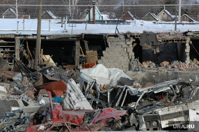 Взрыв газового баллона в гаражах около города Троицка Челябинской области. Архивное фото, январь 2008, руины, последствия взрыва газа