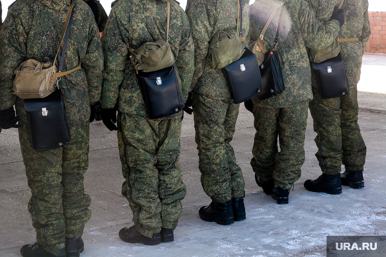 Полигон ТВВИКУ. Тюмень, армия, военные, солдаты, строй, планшет, военнослужащие, служба в армии, мобилизация, мобилизованные