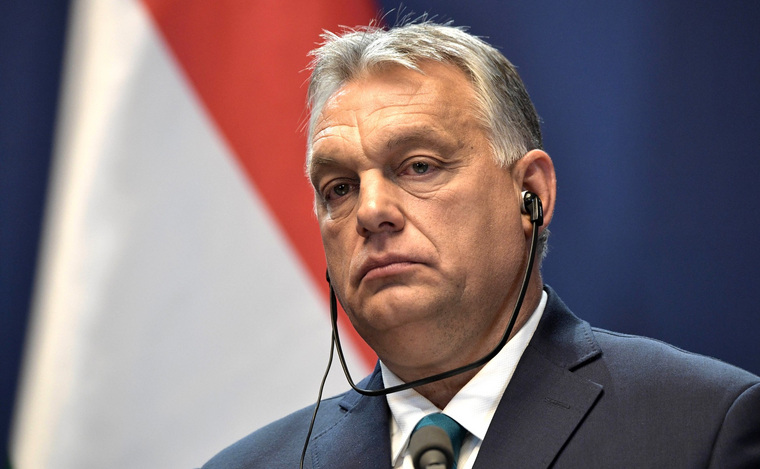 Россияне успешно адаптируются к внешним изменениям, заявил Виктор Орбан