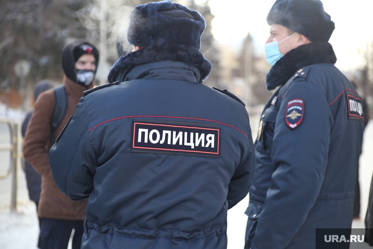 Несанкционированный митинг в поддержку оппозиционера. Курган, подросток, сотрудники, полиция