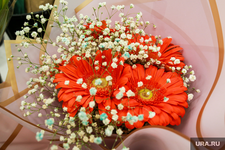 Тюльпаны в Ленте. Тюмень, гипермаркет, цветы, букеты цветов, 8 марта, букет цветов