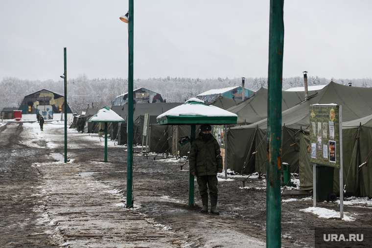 Подготовка и быт мобилизованных в учебном центре Еланский. Свердловская область, палаточный городок, военная палатка, учебный центр елань