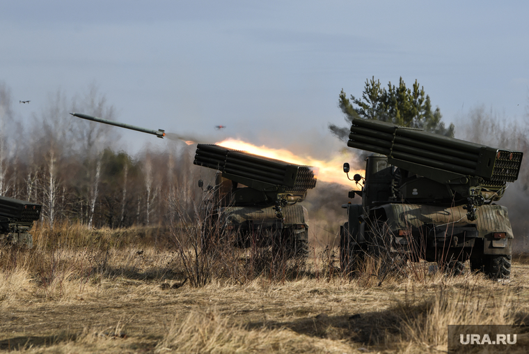 Тренировочные стрельбы мобилизованных с Центрального военного округа на полигоне Еланский. Свердловская область, военная техника, учебные стрельбы, рсзо град, реактивная система залпового огня, реактивная артиллерия, сбойка