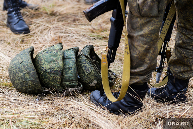 Боевое слаживание мобилизованных на Чебаркульском полигоне ЦВО. Челябинская область, учения, армия, военные, солдаты, оружие, вооружение, война, каски, бойцы, боевые действия, полигон, сво, боевое слаживание