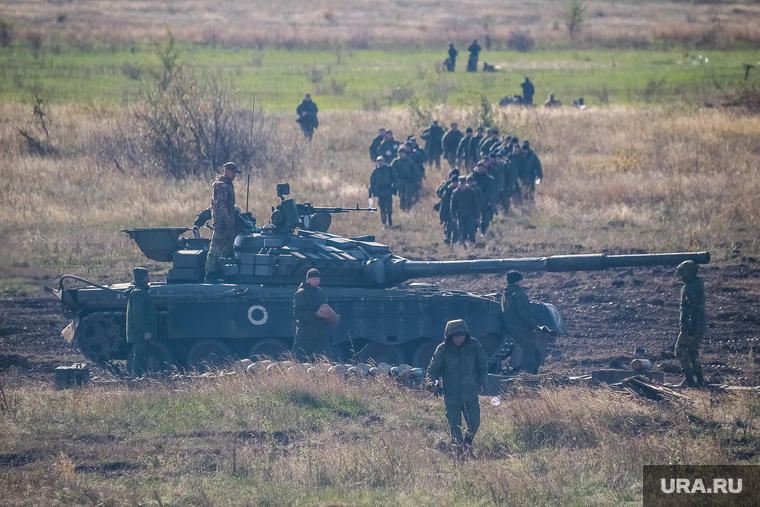 Центр по подготовке мобилизованных в Луганской области . Луганск, военная техника, армия, военные, солдаты, военные сборы, вооруженные силы, танк, мобилизованные, учебка, мобилизанты, обучение мобилизантов