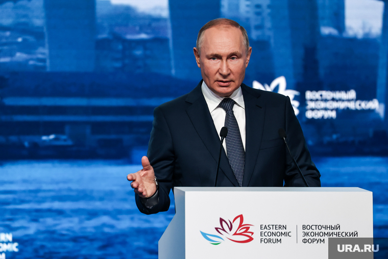 Пленарная сессия на ВЭФ 2022. Владивосток, путин владимир
