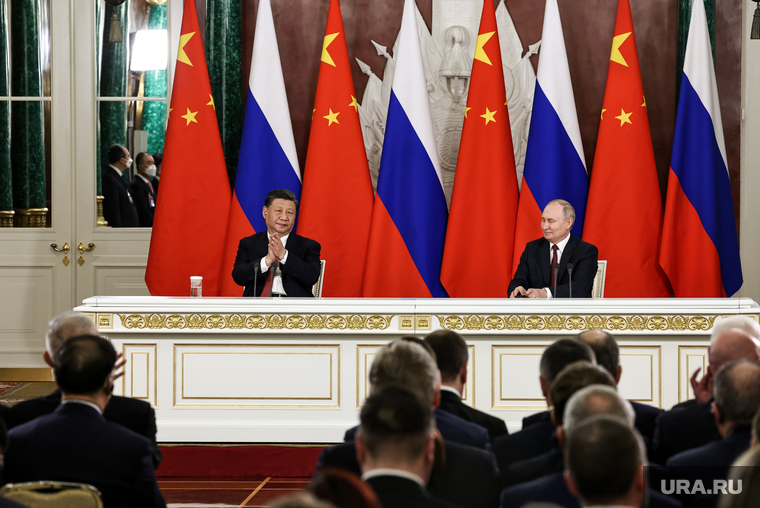 Президент России Владимир Путин и председатель КНР Си Цзинь Пин на встрече во время совместного заявления в Кремле. Москва, си цзиньпин, путин владимир