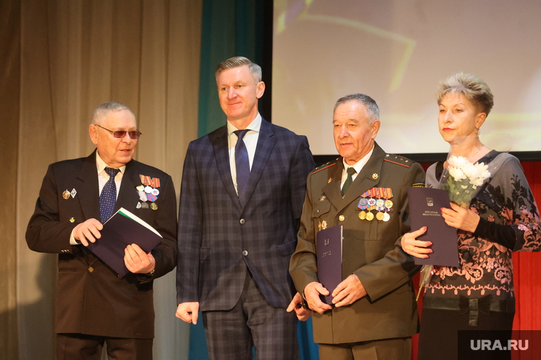 Спикер курганской облдумы Дмитрий Фролов поздравил ветеранов УФСИН
