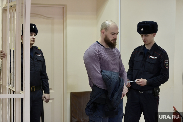 Илью Ломоносова освободили из-под стражи в зале суда