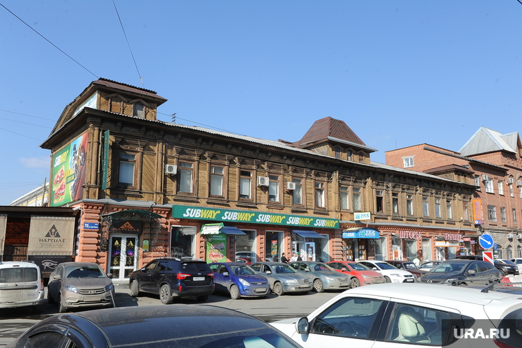 Исторические здания центра города. Челябинск, улица карла маркса 70