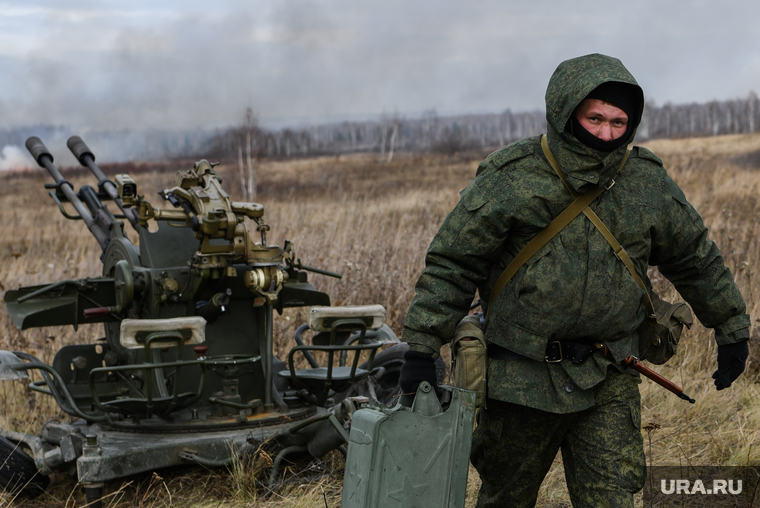 Тренировочные стрельбы мобилизованных с Центрального военного округа на полигоне Еланский. Свердловская область, полигон еланский, зенитная установка зу23, подготовка мобилизованных, ЗУ-23