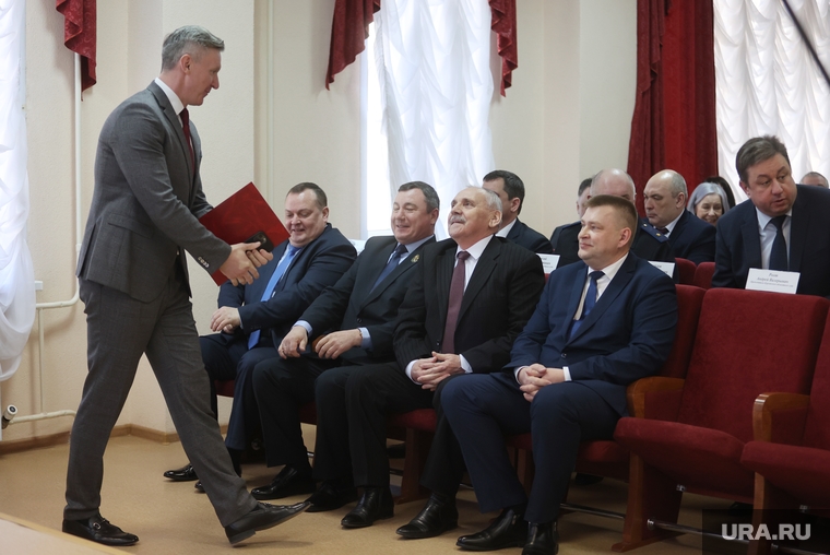 Председатель облдумы Дмитрий Фролов посетил торжество в областном суде